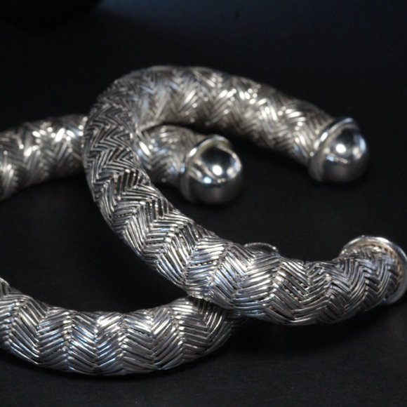 ANGELA CUMMINGS STERLING SILVER WEAVE TEXTURED HEAVY 79g CUFF PAIR BRACELET - Picture 9 of 12